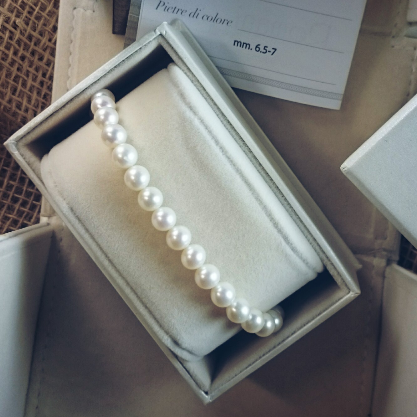 Bracciale di perle con chiusura in oro bianco