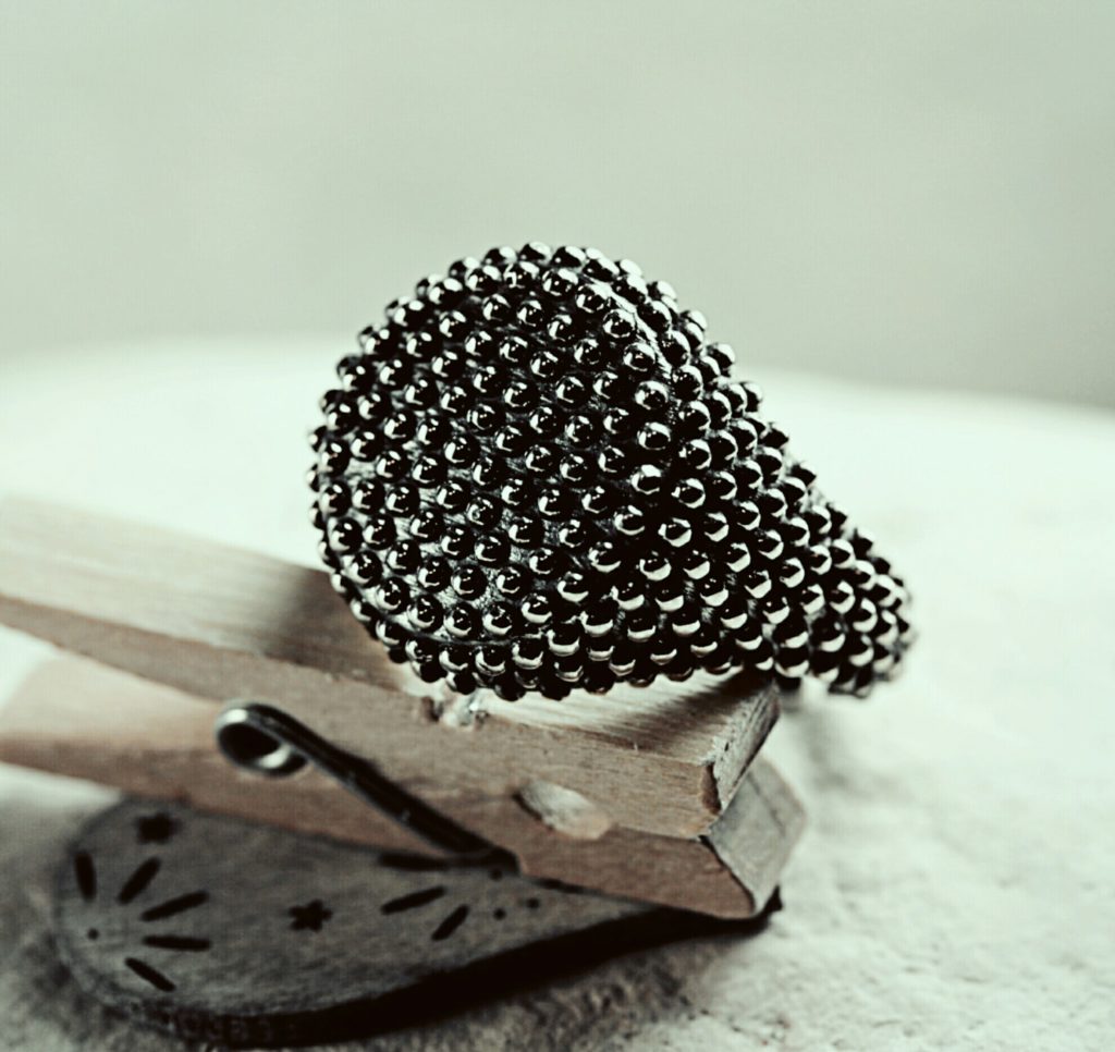 ANELLO PUNTINATO ROTONDO