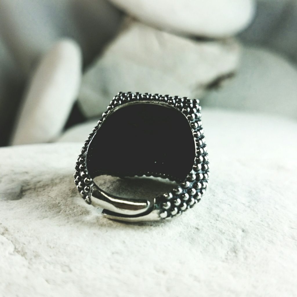 Anello puntinato quadrato in argento