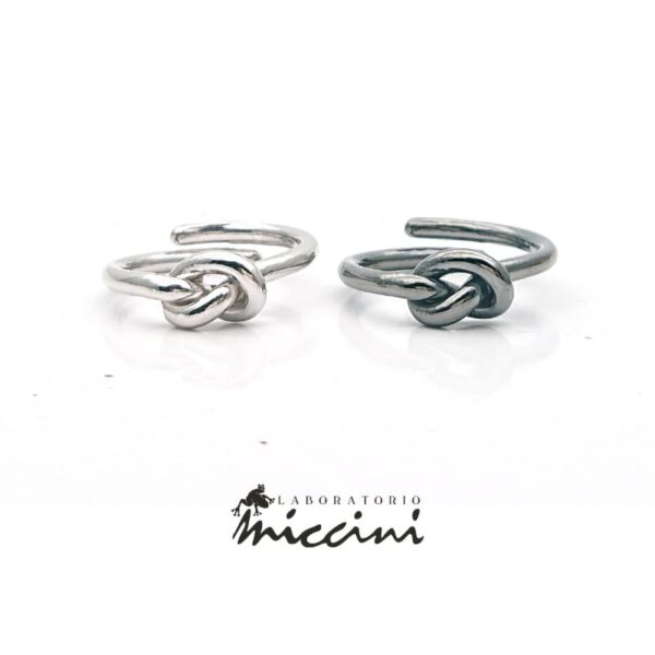 anelli con nodo in argento nero o bianco