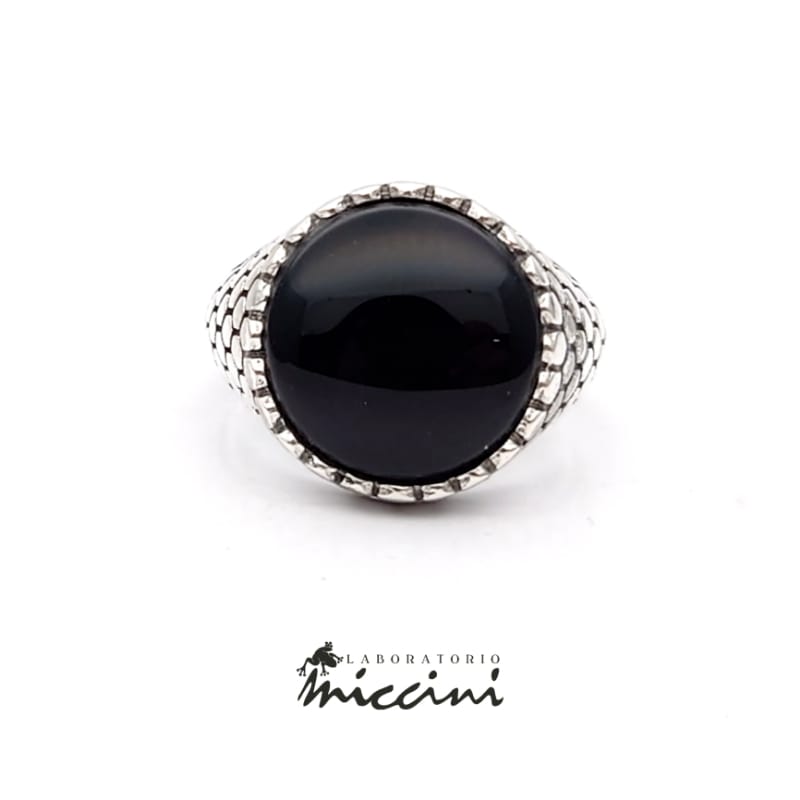 Anello con onice rotondo in argento