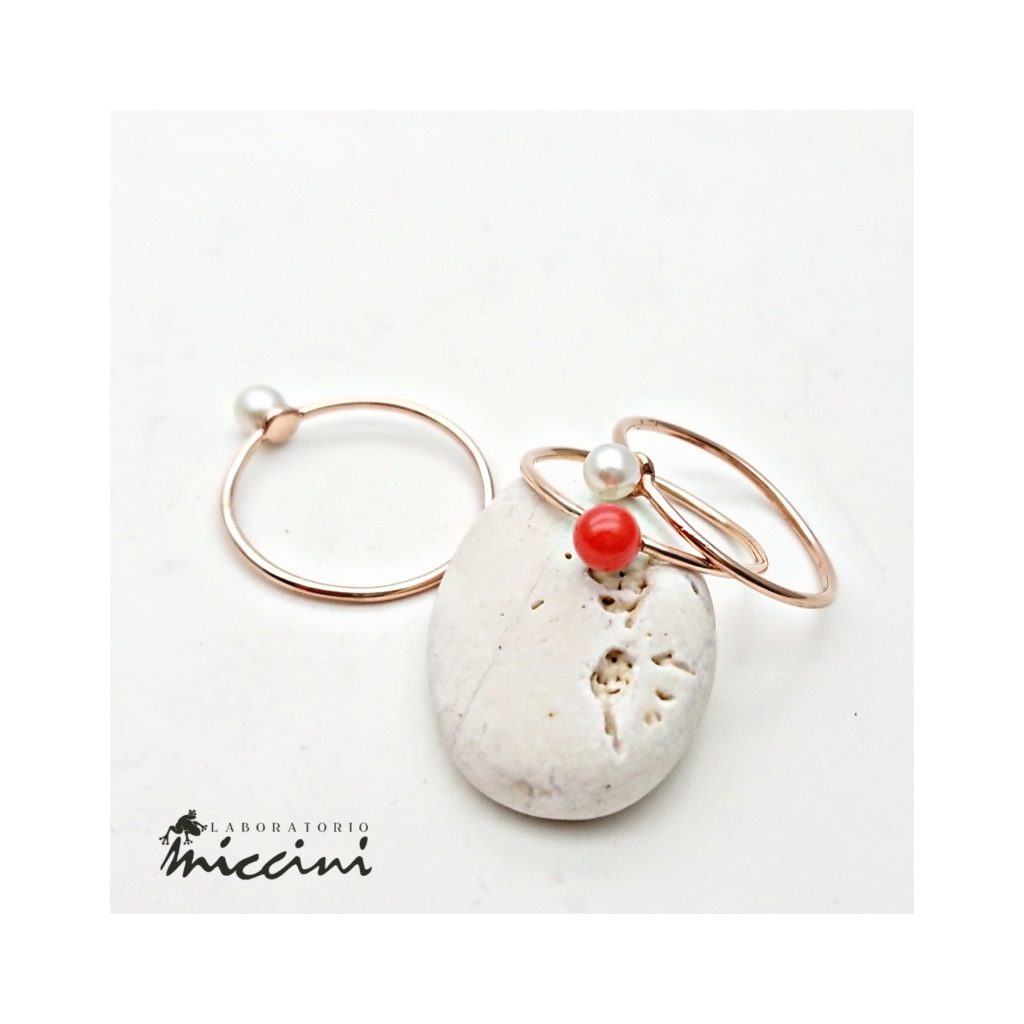 Anello minimal con Perla e con Corallo