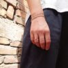 piccolo anello in oro fatto a mano con perla d'acqua dolce