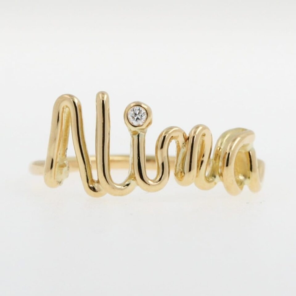 Anello con nome in oro