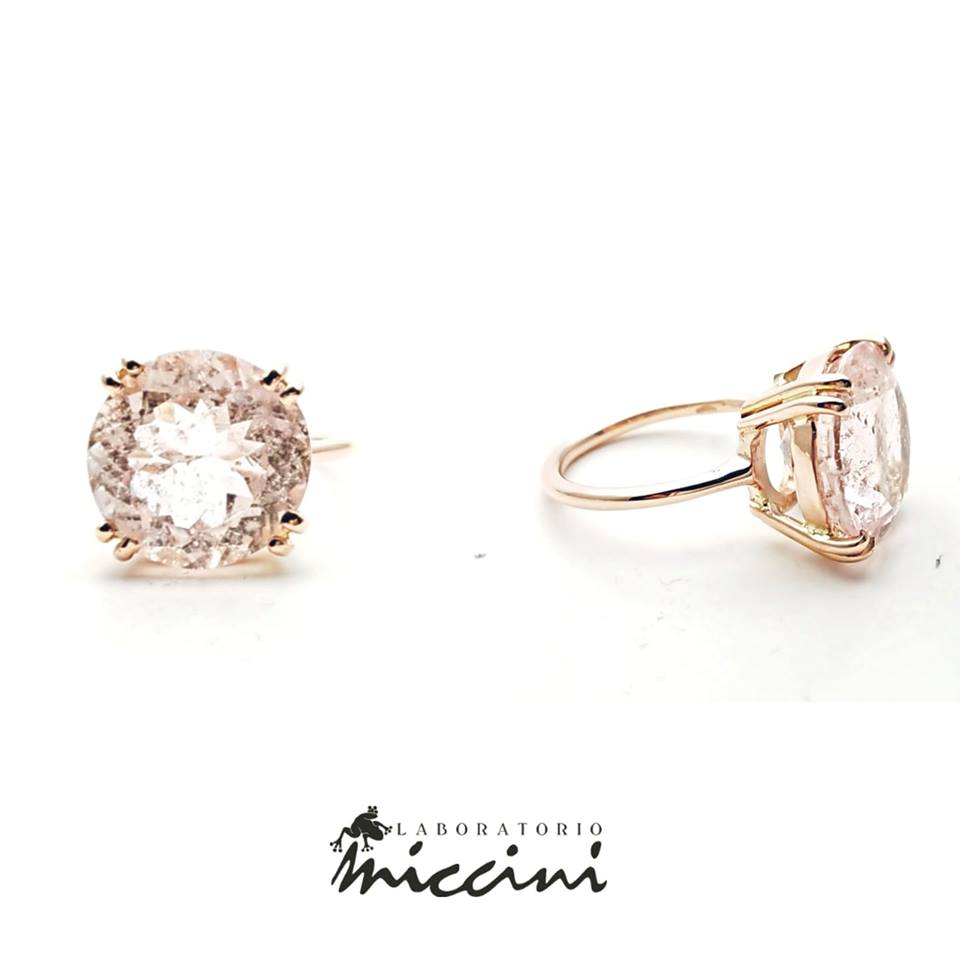 anello con morganite rotonda