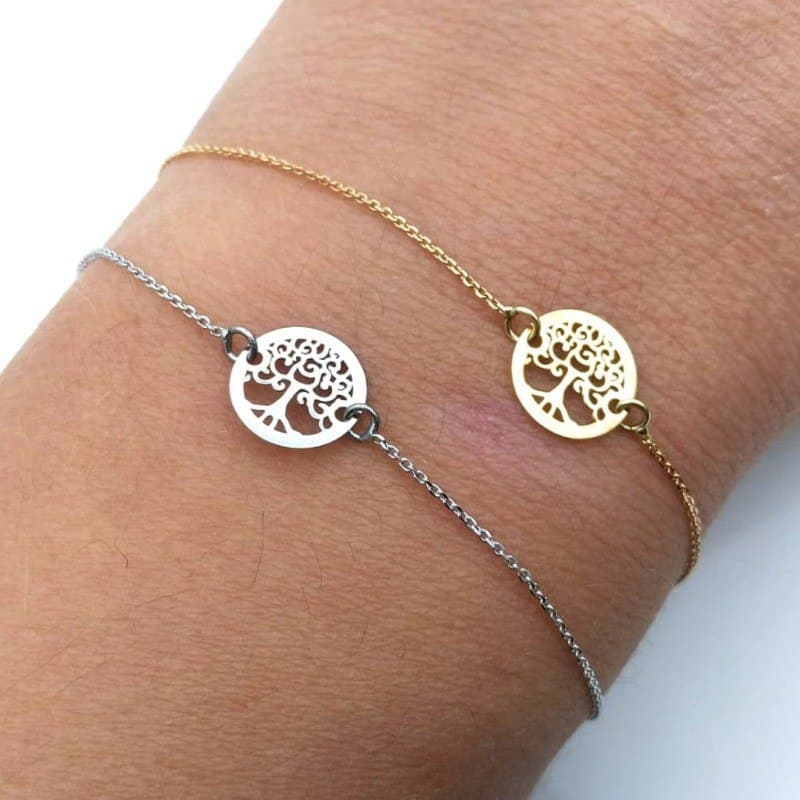 Bracciale con albero della vita in oro indossato