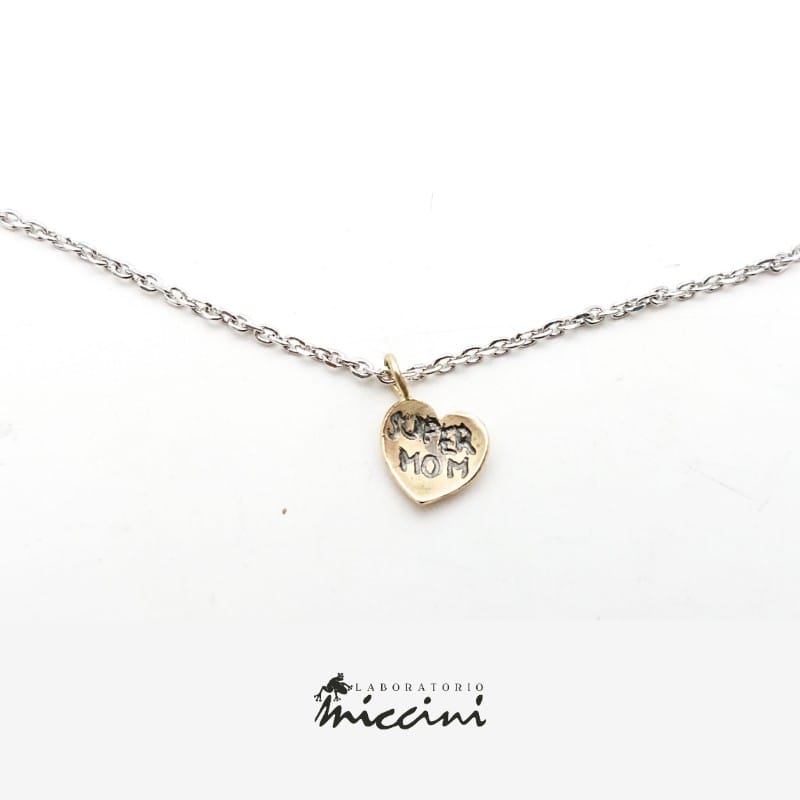 Collana con cuore in oro personalizzabile con incisione