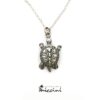 Collana con tartaruga in argento.