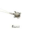 Collana con tartaruga in argento.