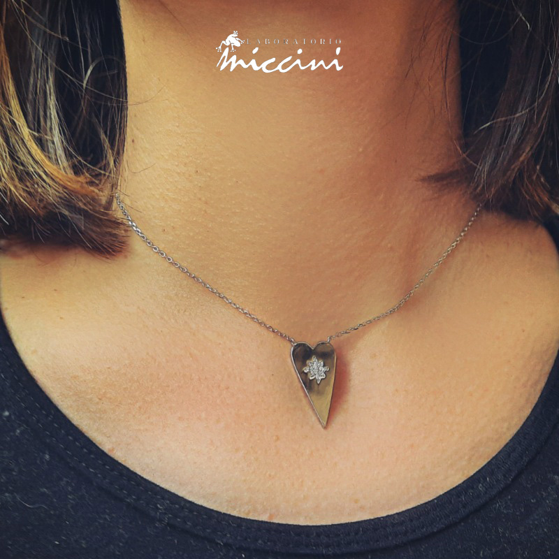 collana in argento con cuore e zirconi