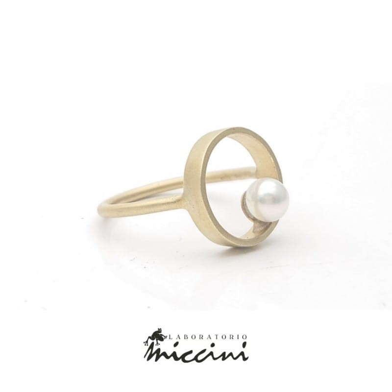 anello cerchio e perla