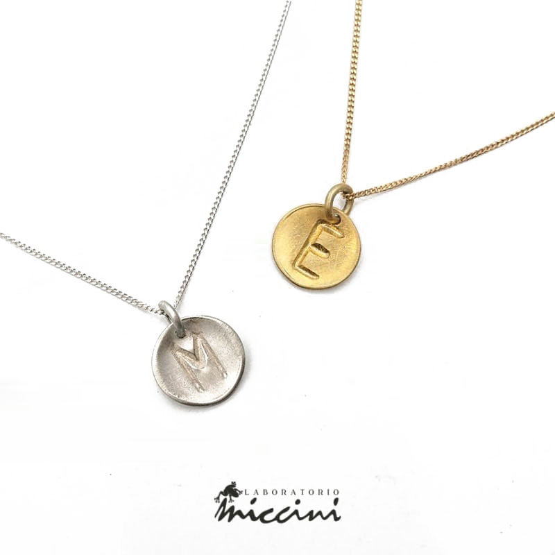 collana personalizzabile con iniziale incisa