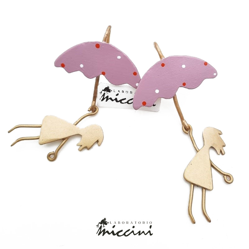 orecchini fantasia a forma di bambina con ombrello rosa