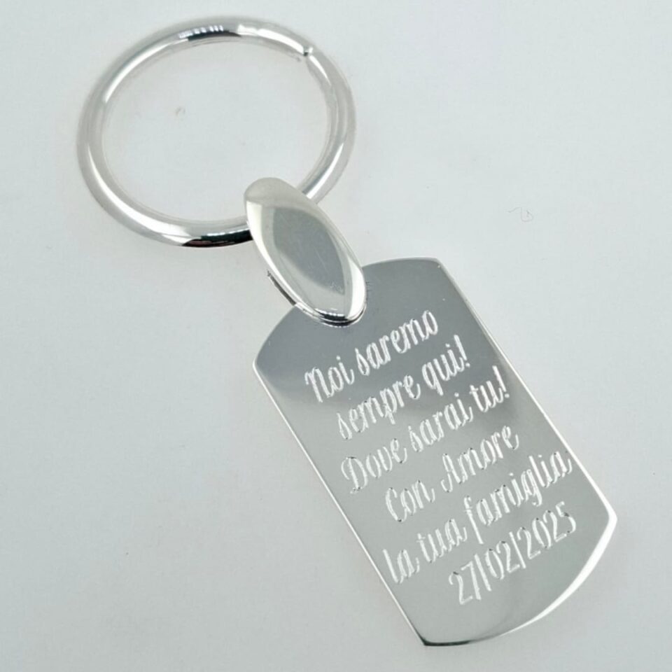 Portachiavi Personalizzabile in Argento con incisione personalizzata di una frase