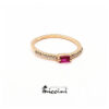 Anello minimal con rubino e diamanti in oro rosa