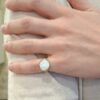 Anello da Mignolo con Madreperla indossato