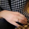 anello in argento 925 mani che abbracciano