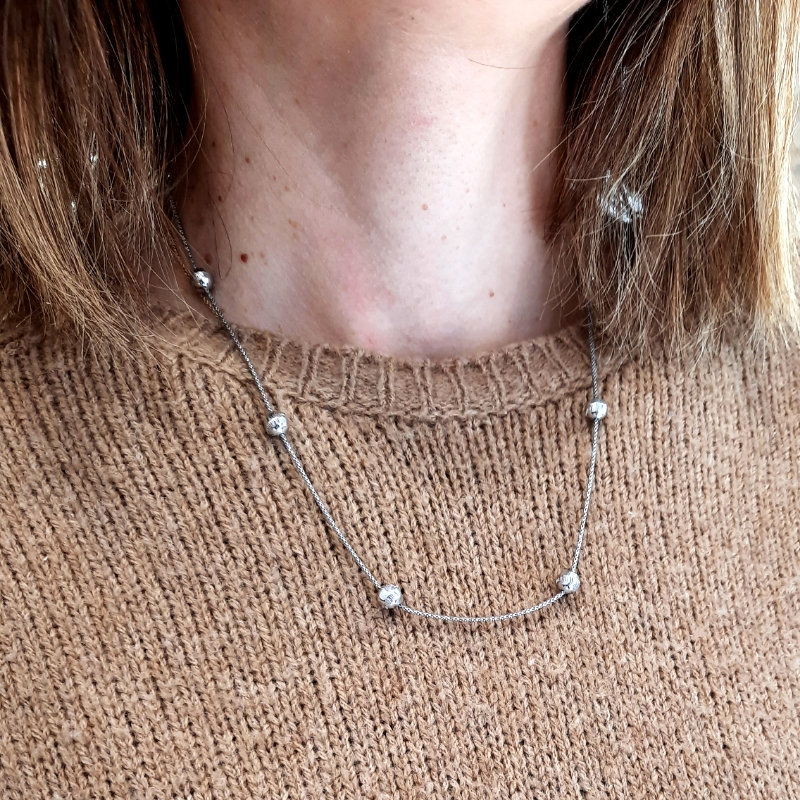 collana in argento con sfere lavorate