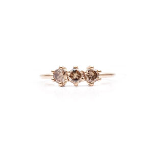 anello trilogy in oro rosa con diamanti brown