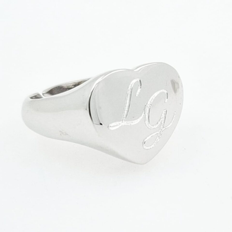 Anello Chevalier a forma di Cuore da Mignolo con incisione