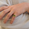 anello con peridoto naturale fatto a mano in oro giallo