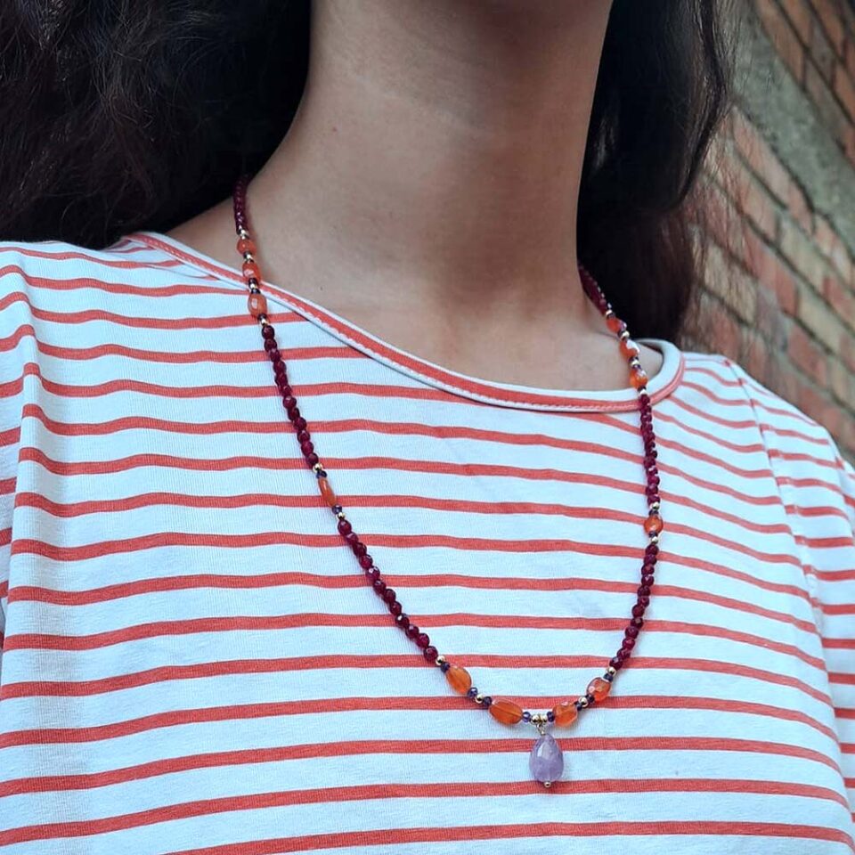collana lunga con agata, corniola ed ametista