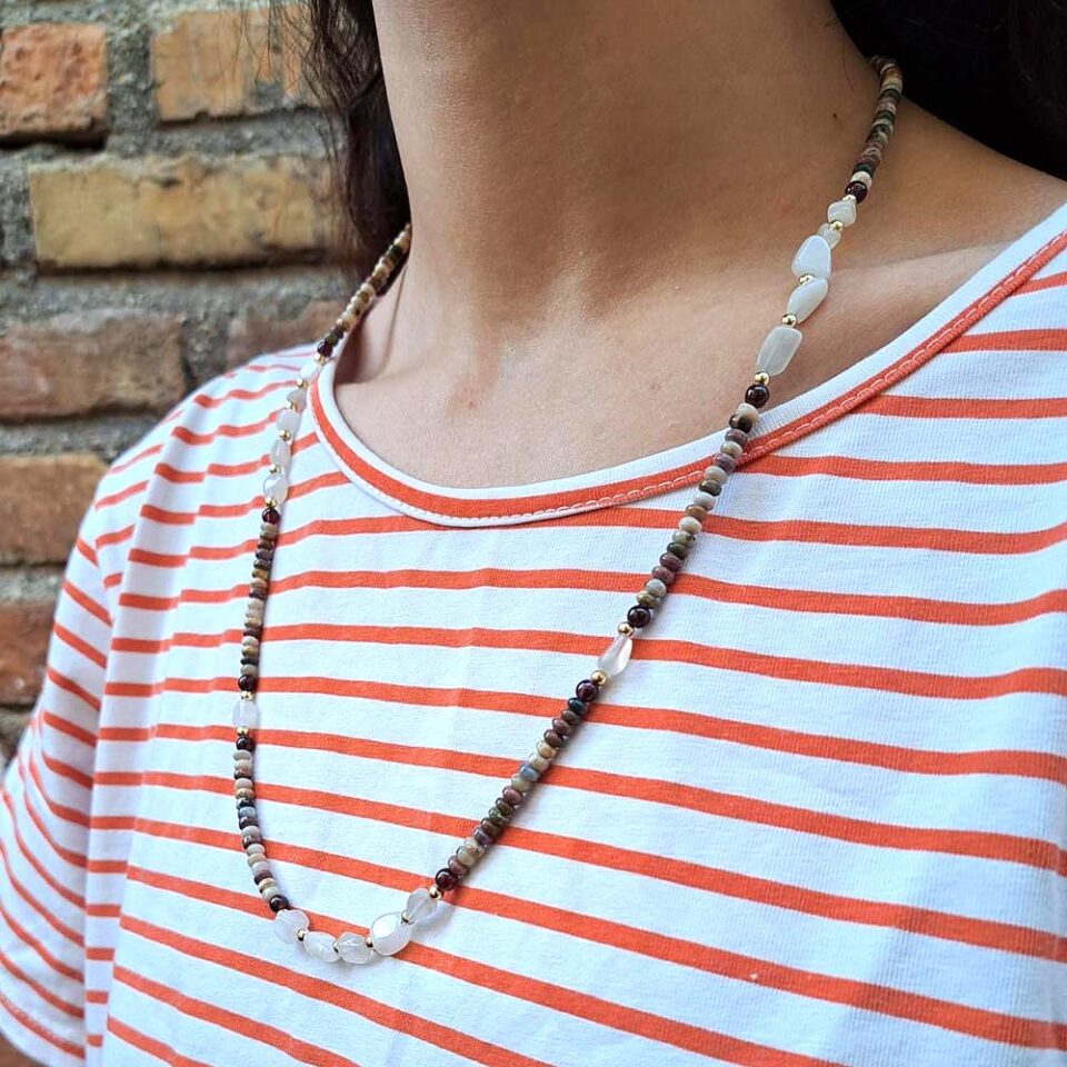 collana lunga con diaspro, granato e pietra di luna