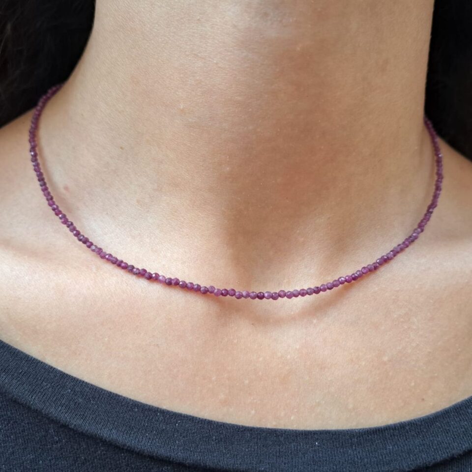 collana con rubini naturali