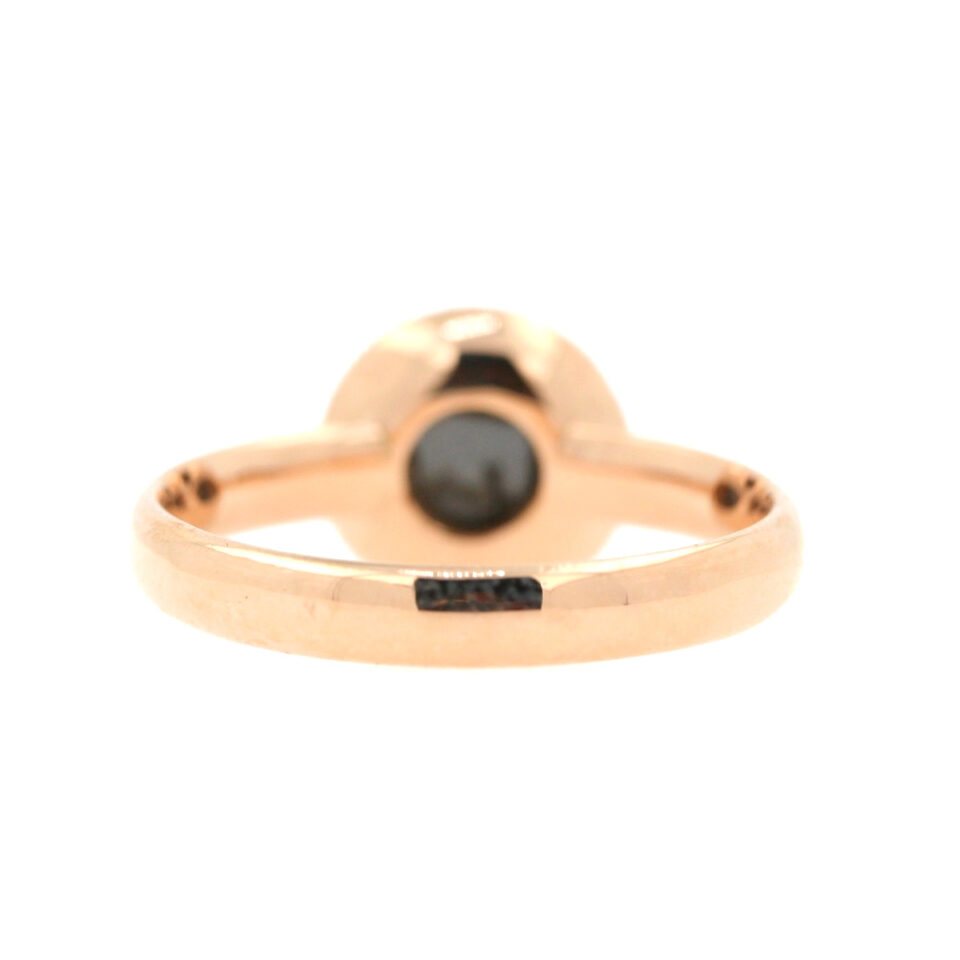 anello in oro con diamanti neri taglio antico e brillante