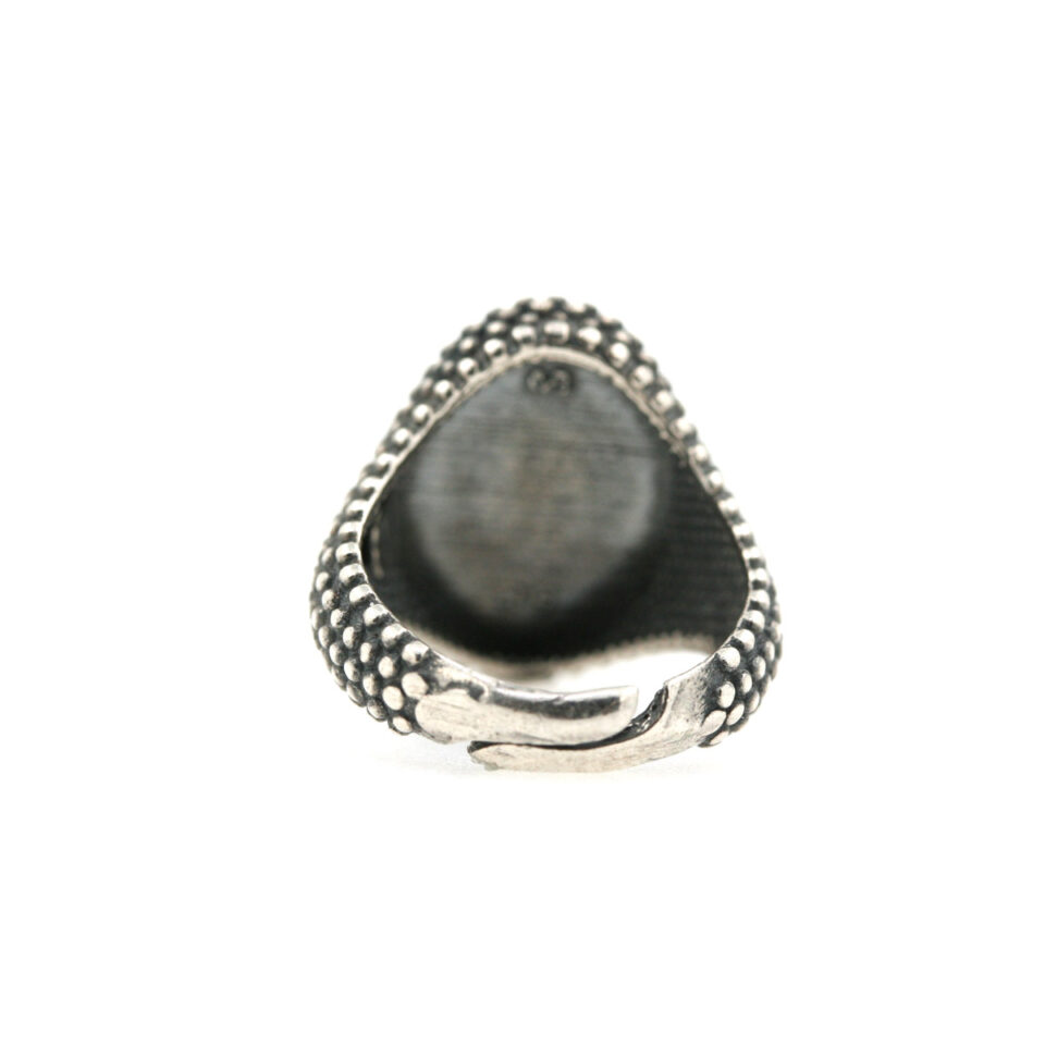 anello da mignolo regolabile puntinato con onice