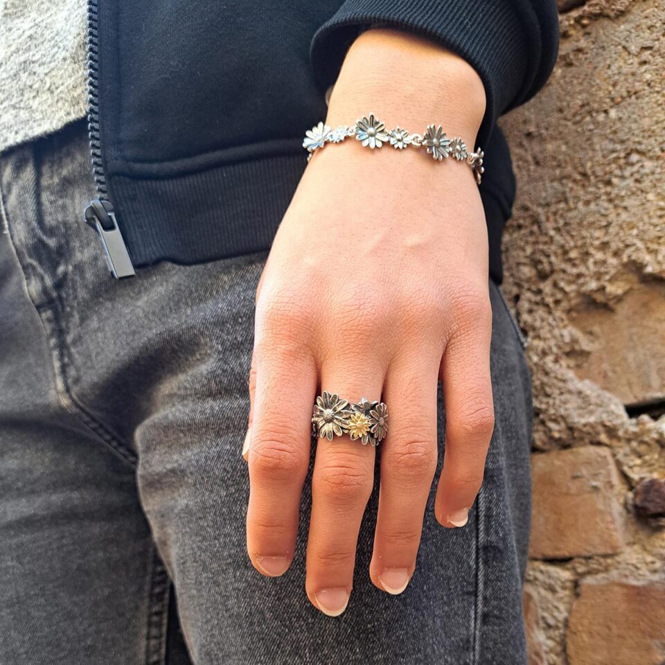 parure di bracciale e anello in argento a forma di margherite