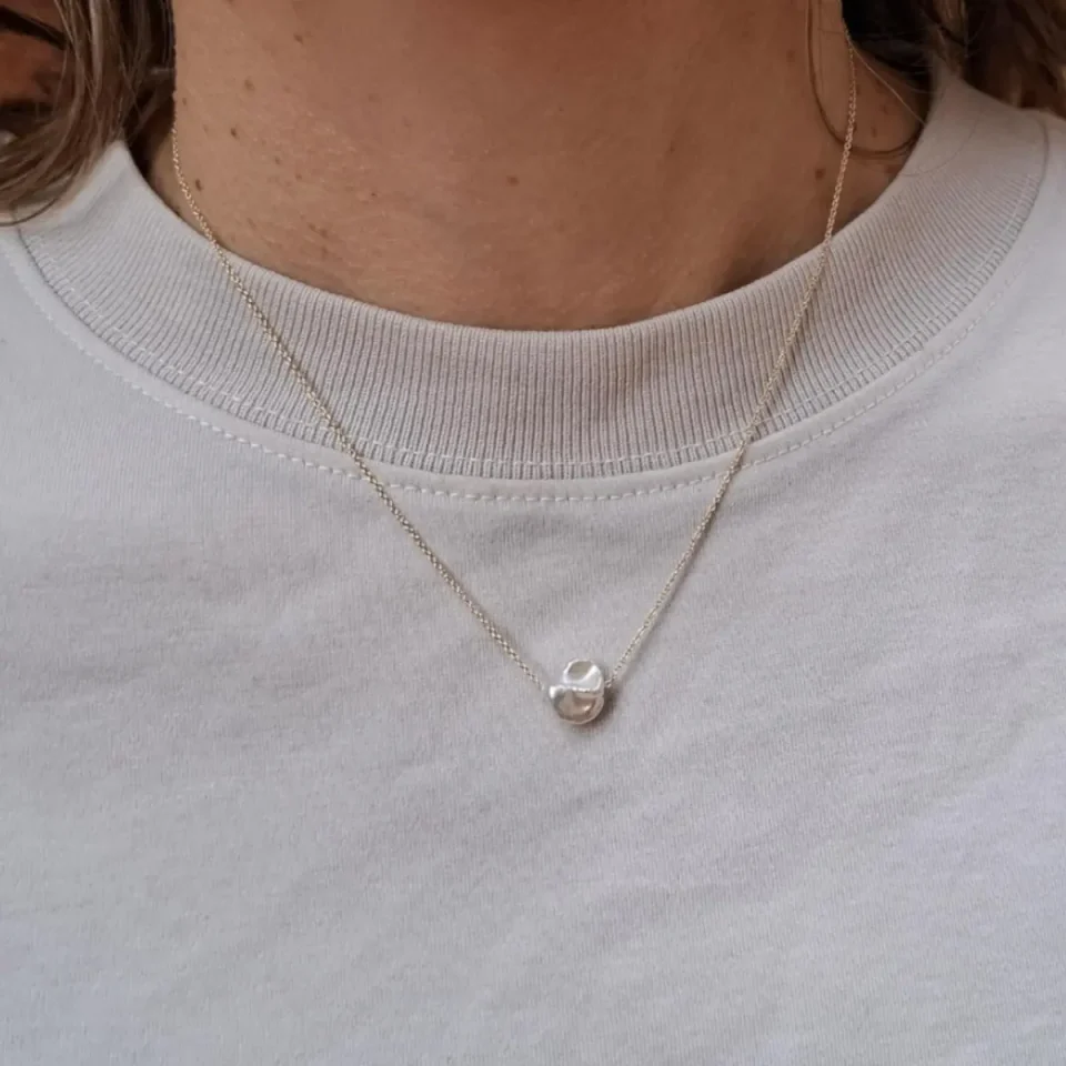 Collana perla Keshi in oro giallo 9 kt