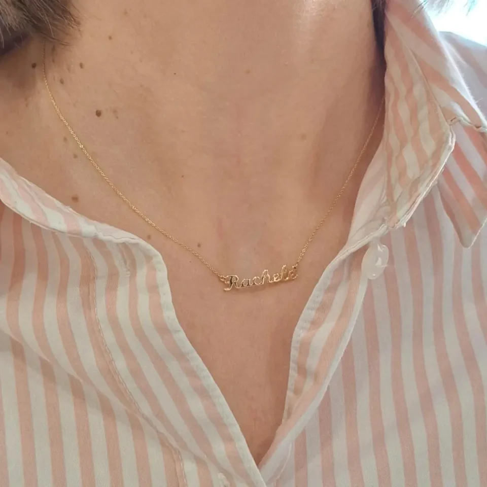 collana con nome personalizzato traforata a mano