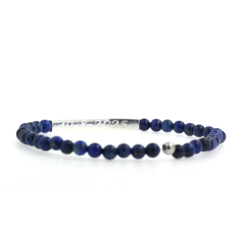 Bracciale di perle di lapislazzulo con incisione