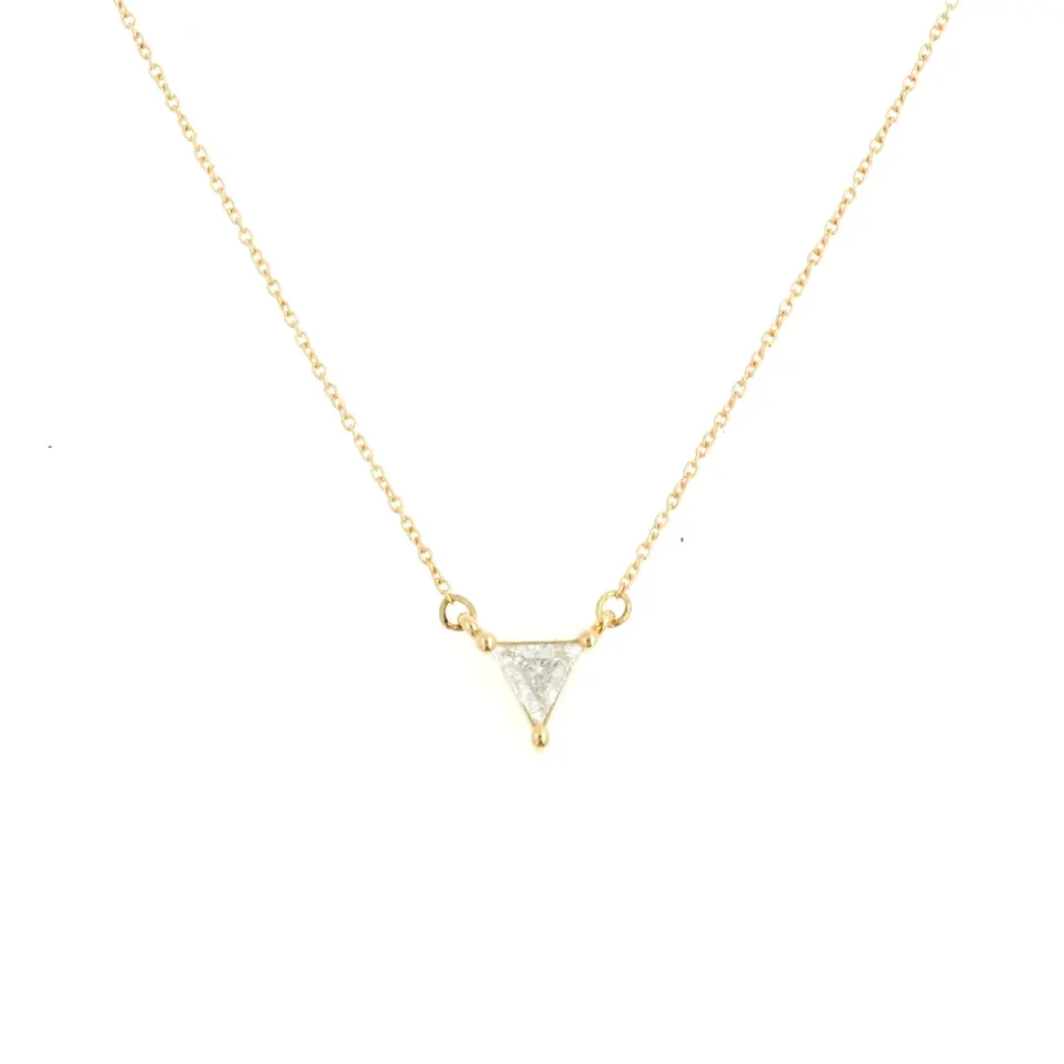 Collana con diamante lab grown taglio triangolo in oro giallo