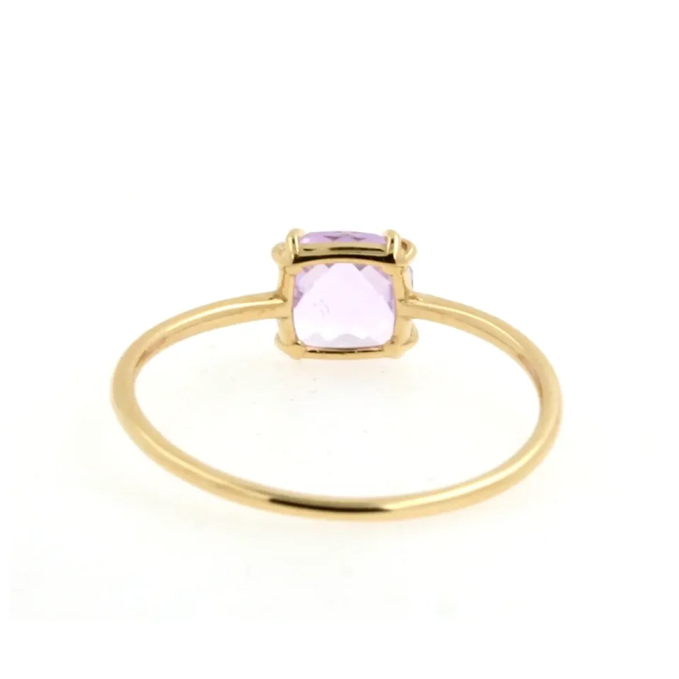 anello in oro con cristallo